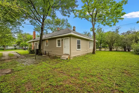 Exterior - 2525 Edna Ave, Waco, TX 76708 photo 3 of 5