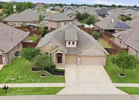 215 Equestrian Rd, Hickory Creek, TX 75065