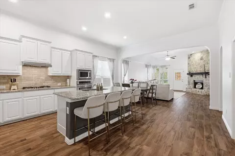 215 Equestrian Rd, Hickory Creek, TX 75065