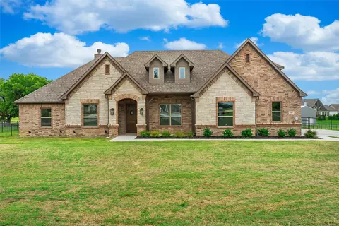 341 Oak Meadow Ln, Weatherford, TX 76085