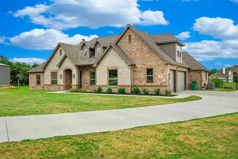 341 Oak Meadow Ln, Weatherford, TX 76085