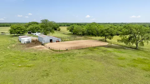 3781 Fm 151, Whitewright, TX 75491
