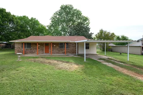 820 N Avenue A, Springtown, TX 76082