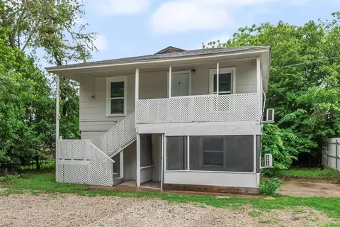 821 Bond St, Fort Worth, TX 76114