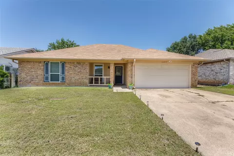 6625 Moss Ln, Watauga, TX 76148