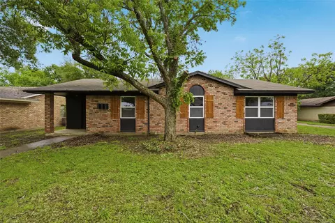 113 Goliad St, Mcgregor, TX 76657