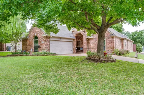 6929 Levelland Rd, Dallas, TX 75252