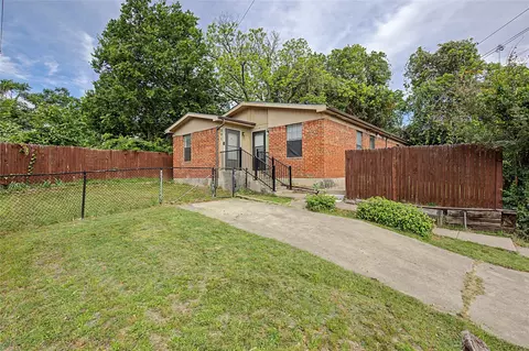 501 Byron St, Fort Worth, TX 76114