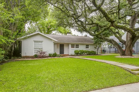 2013 Huntington Ln, Fort Worth, TX 76110