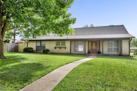 800 Glen Key St, Denison, TX 75020