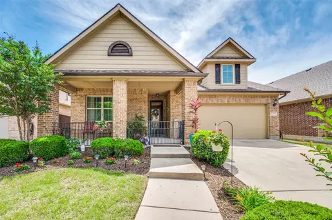 1317 Isabella Ln, Savannah, TX 76227