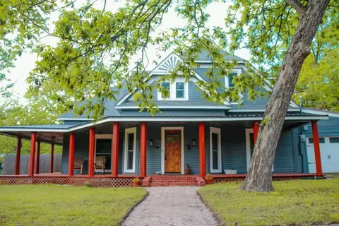 301 E Santa Fe St, Farmersville, TX 75442