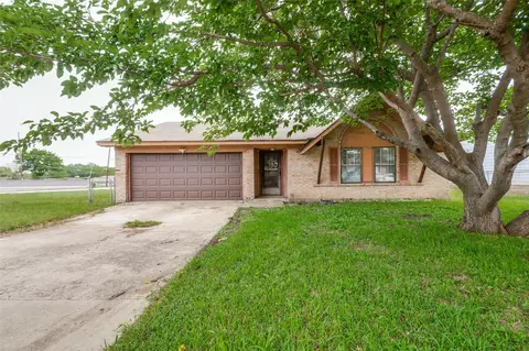 2654 Arlington Ln, Lancaster, TX 75134