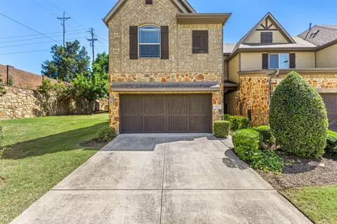 Exterior - 1014 Brook Forest Ln, Euless, TX 76039 photo 2 of 7