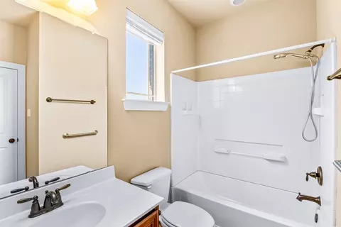 Bath - 1014 Brook Forest Ln, Euless, TX 76039 photo 4 of 4