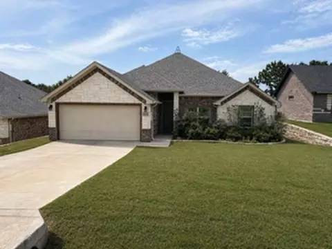 2523 Creek Dr, Granbury, TX 76048