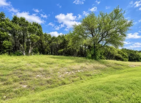 6026 Killmarnoch Dr, Cleburne, TX 76033 photo 2