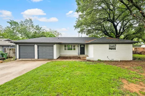 716 Norwood Dr, Hurst, TX 76053