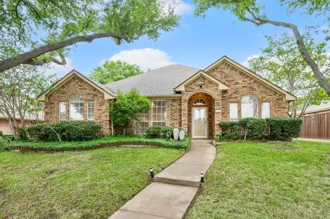 924 Hardie St, Hurst, TX 76053