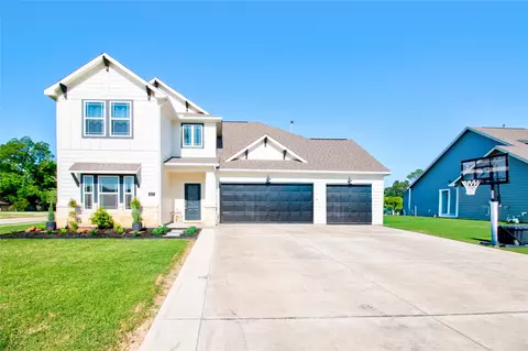 600 Kyle Dr, Tioga, TX 76271