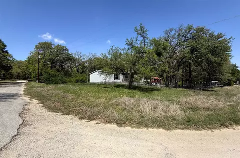 106 Summers Cir, Azle, TX 76020