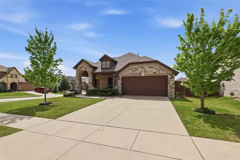 1068 English Oak Dr, Burleson, TX 76028