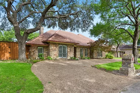 13216 Hillcrest Rd, Dallas, TX 75240