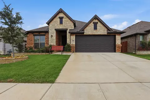 908 Misty Ln, Cleburne, TX 76033