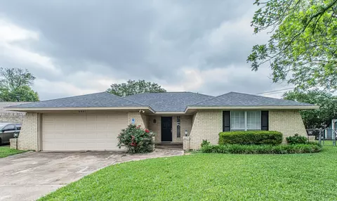 6901 Alexandria Ct, Fort Worth, TX 76133