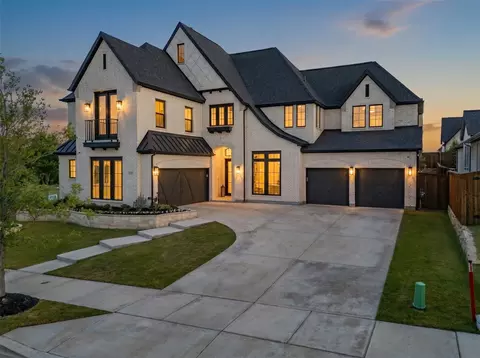 2216 Winding Creek Cir, Fort Worth, TX 76008