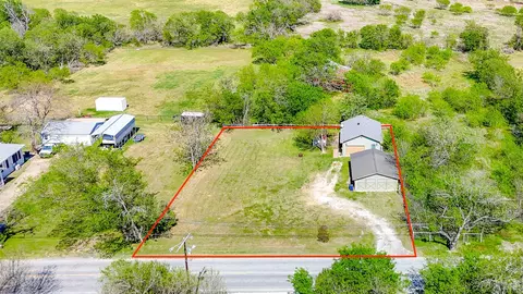 708 S Kerr St, Blooming Grove, TX 76626