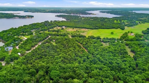 936 Carter Lake Dr, Bowie, TX 76230