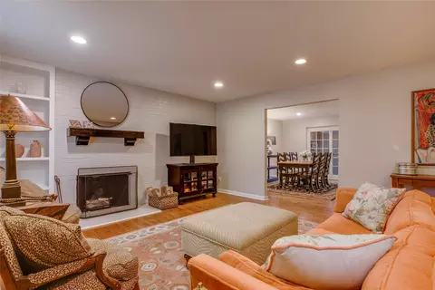 7777 Royal Ln, Dallas, TX 75230
