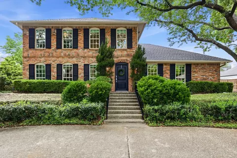 15319 Trails End Dr, Dallas, TX 75248