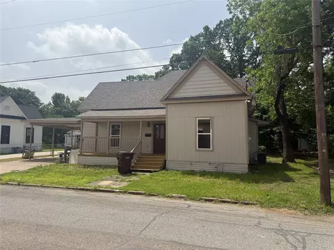 309 W 8th St, Bonham, TX 75418