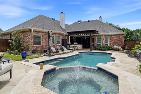 9009 Thornway Dr, North Richland Hills, TX 76182