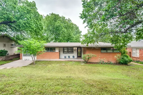 2725 Sandage Ave, Fort Worth, TX 76109