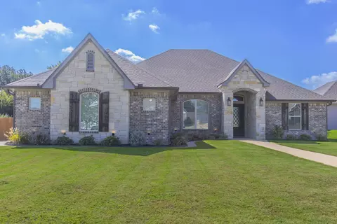 233 Fox Run Ln, Robinson, TX 76706