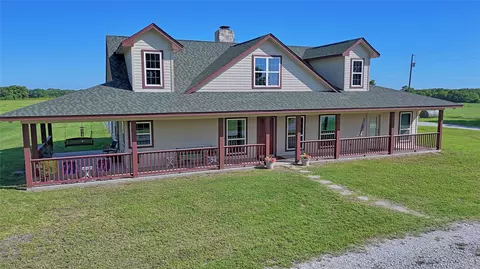 433 Fruitland Rd, Bowie, TX 76230
