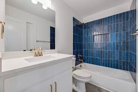 Bath - 821 Oleander Ln, Prosper, TX 75078 photo 4 of 7