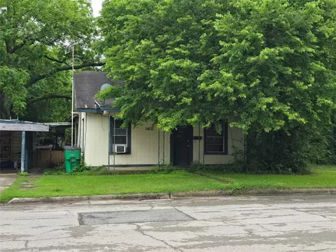 1406 E Garnett St, Gainesville, TX 76240
