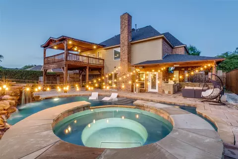 4009 Crestwood Dr, Carrollton, TX 75007