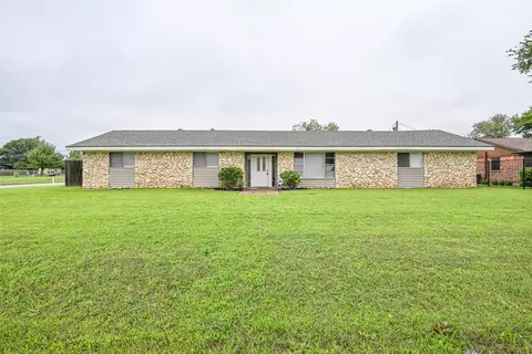 108 S Beverly St, Crowley, TX 76036