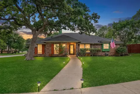 2108 Oakmeadow Pl, Bedford, TX 76021