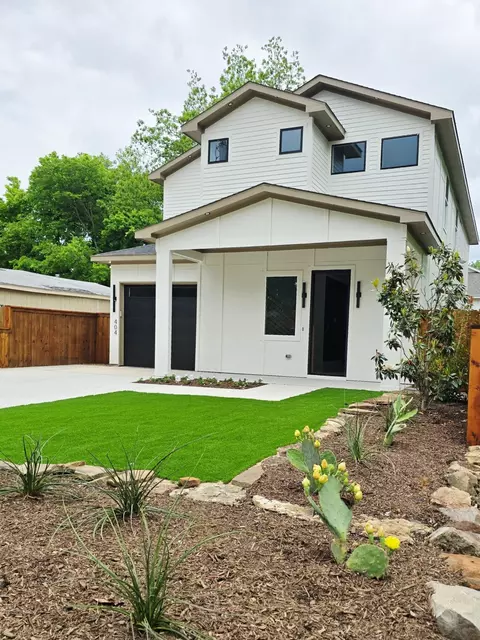 404 Pecan Dr, Dallas, TX 75203