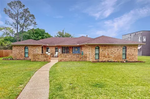 1402 Canadian Cir, Grand Prairie, TX 75050