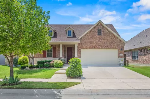 720 Louisville Rd, Aubrey, TX 76227