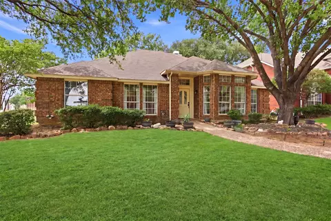 2801 Buena Vista Ct, Carrollton, TX 75007