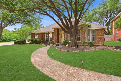 2801 Buena Vista Ct, Carrollton, TX 75007
