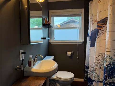 Bath - 4028 Windsor Ave, Waco, TX 76708 photo 1 of 1